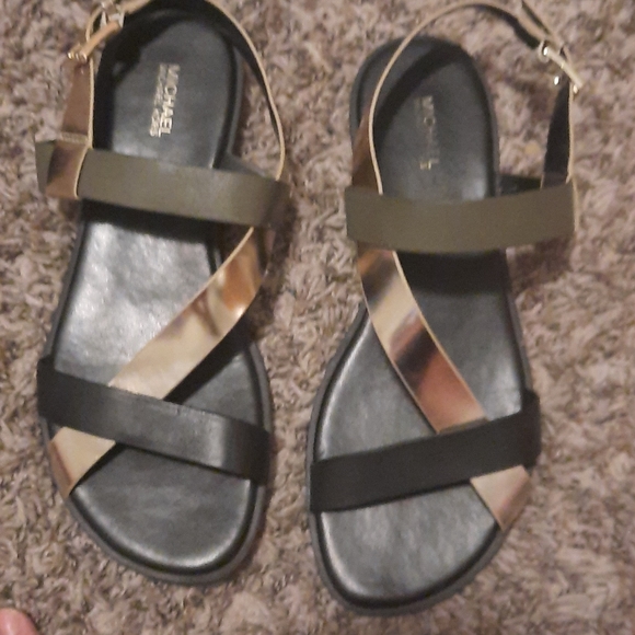 Micheal Kors sandals - Picture 1 of 4